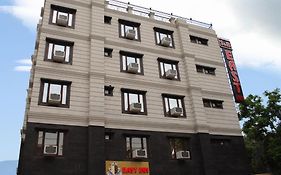 Hotel S & B East Inn - Patel Nagar